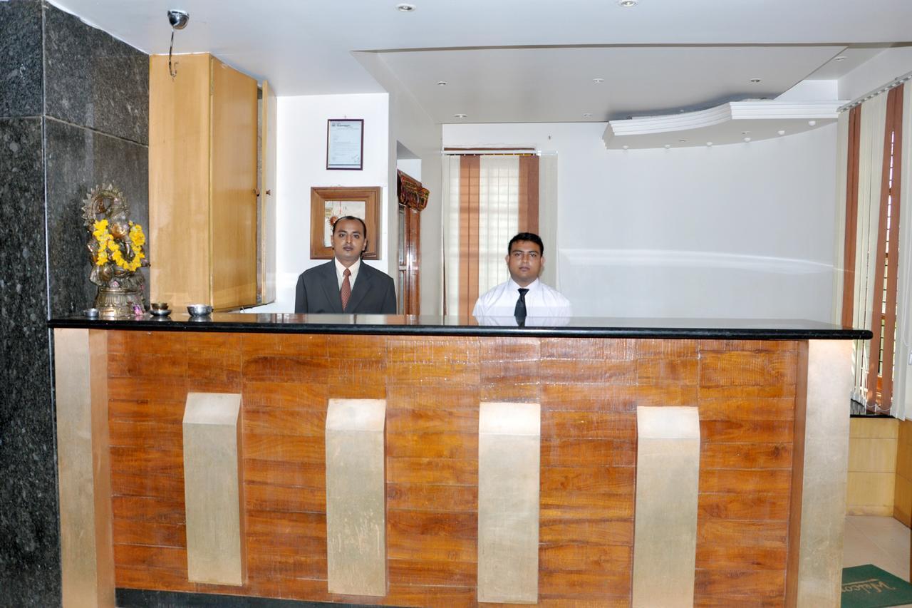 Hotel Rajsangam International Badami Exteriér fotografie